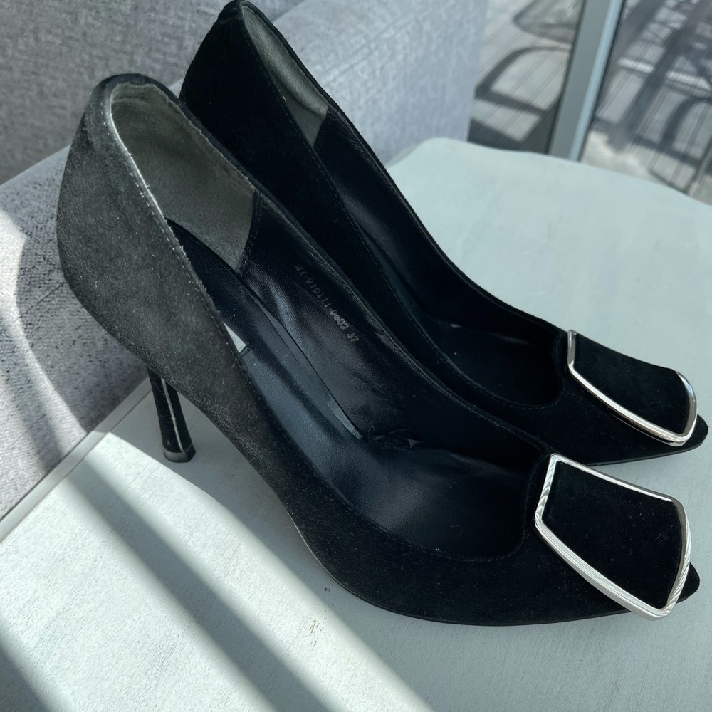 Women’s shoes Mascotte brand size 7.